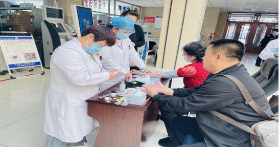 扎赉诺尔区人民医院开展营养健康咨询义诊活动